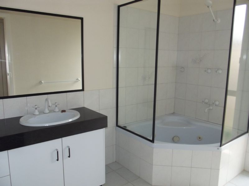 8 Campbellfield Drive, Yarrawonga VIC 3730
