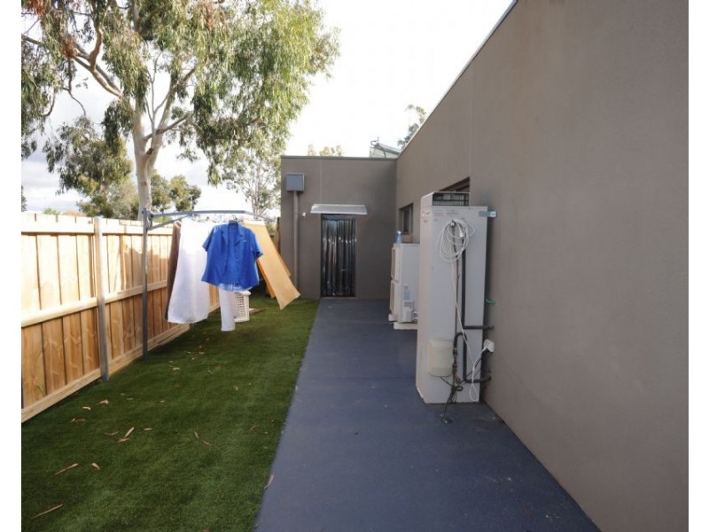 4 19-21 Luton Drive, Yarrawonga VIC 3730