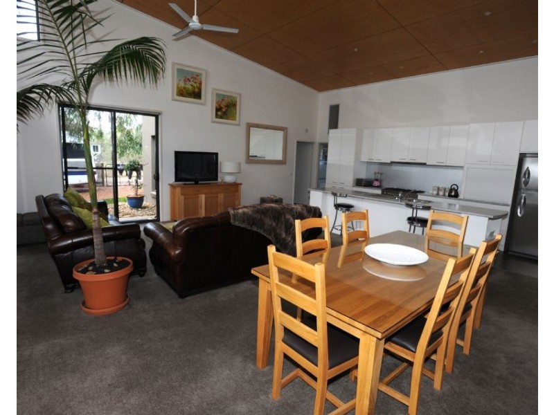 4 19-21 Luton Drive, Yarrawonga VIC 3730