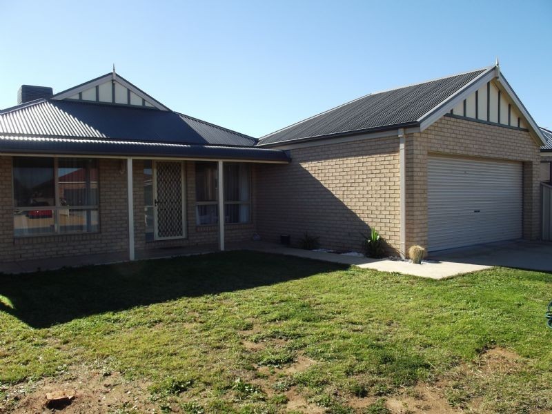 21 Steneker Cresent, Yarrawonga VIC 3730