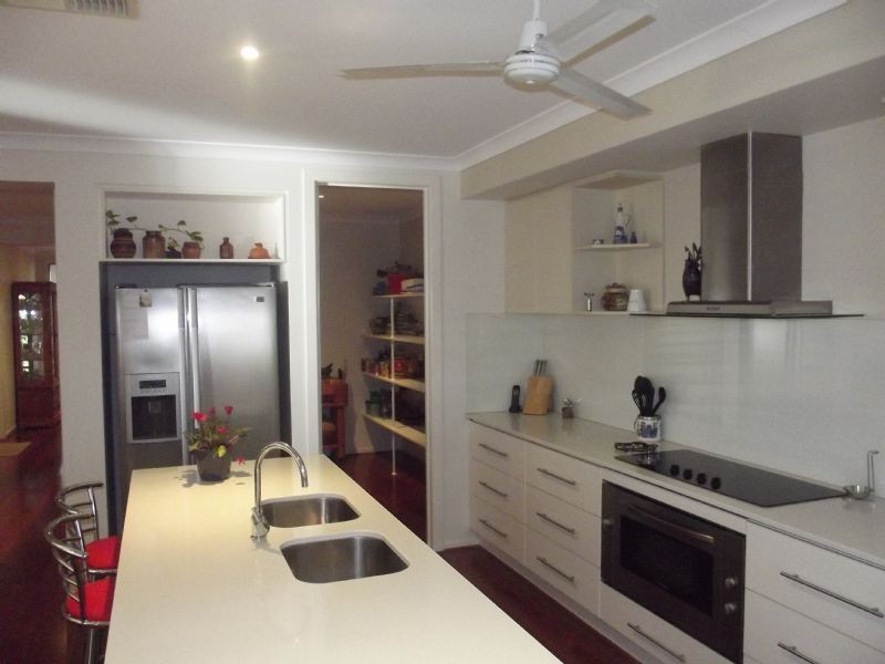 27 Kathryn Cres, Yarrawonga VIC 3730