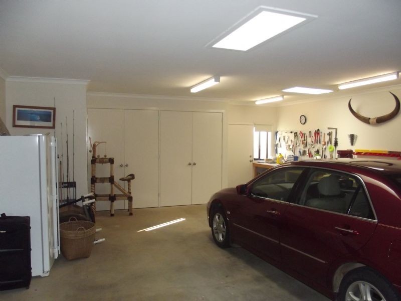 27 Kathryn Cres, Yarrawonga VIC 3730