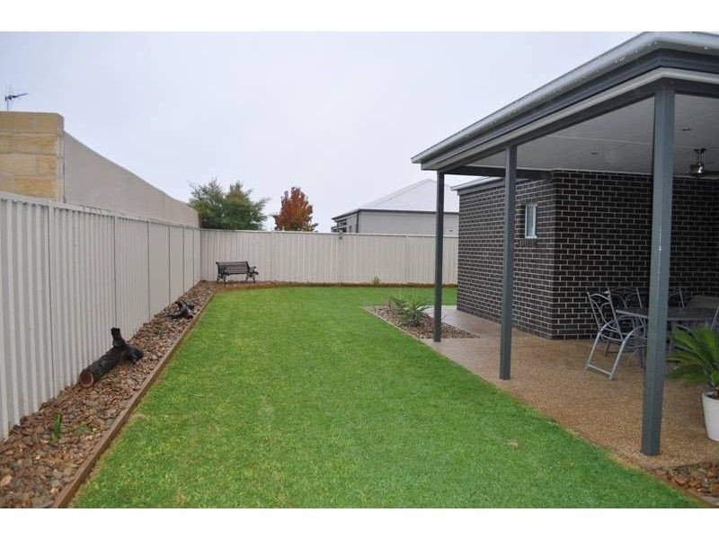 28 Fiona Drive, Yarrawonga VIC 3730