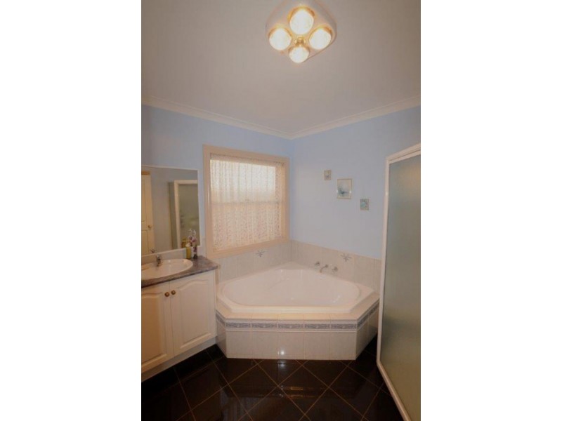 Waterfront Property-60 Stevenson Court, Yarrawonga VIC 3730