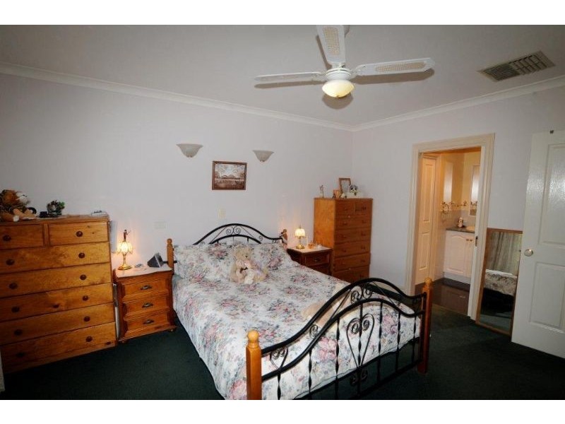 Waterfront Property-60 Stevenson Court, Yarrawonga VIC 3730