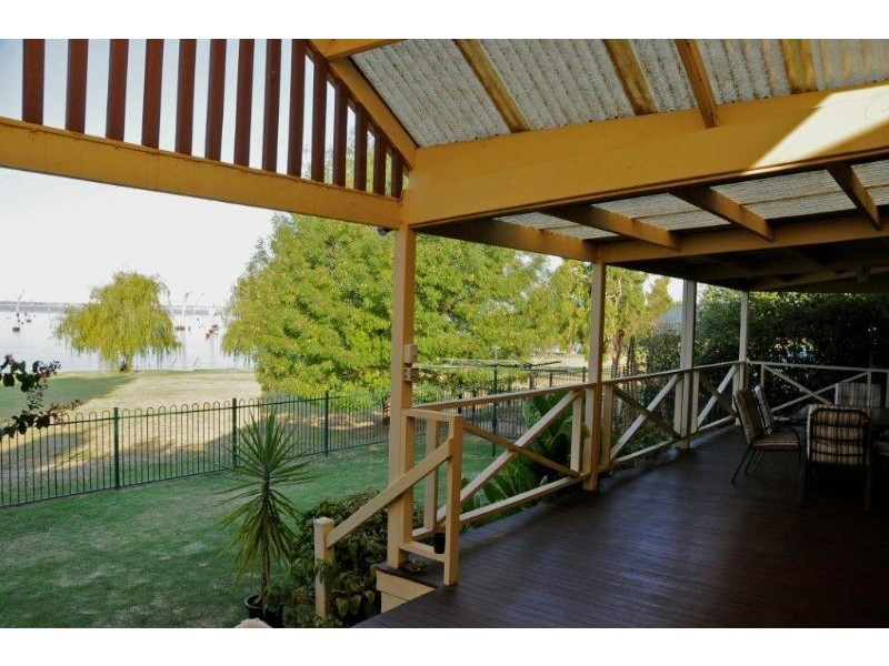 Waterfront Property-60 Stevenson Court, Yarrawonga VIC 3730