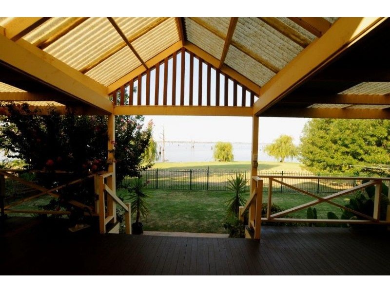 Waterfront Property-60 Stevenson Court, Yarrawonga VIC 3730