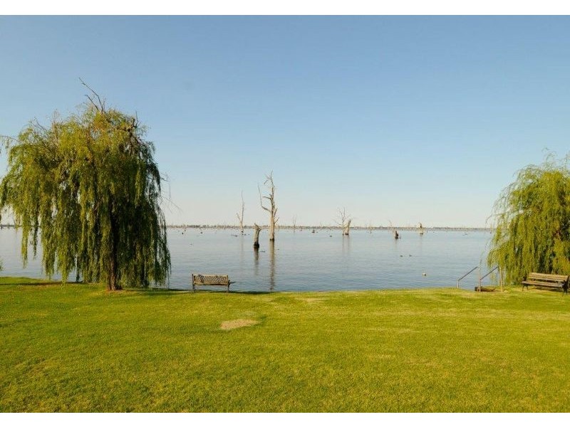 Waterfront Property-60 Stevenson Court, Yarrawonga VIC 3730