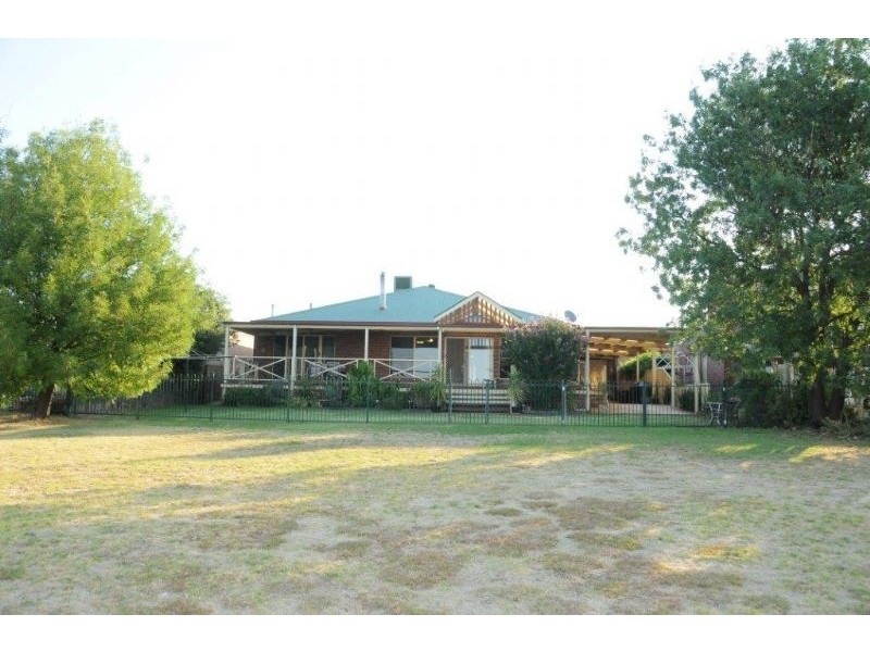 Waterfront Property-60 Stevenson Court, Yarrawonga VIC 3730