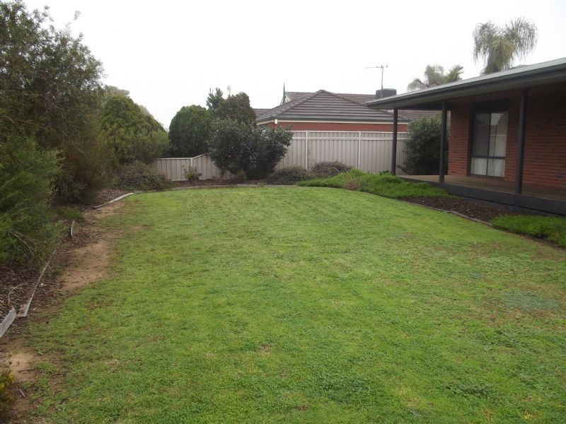 8 McCarthy Close, Yarrawonga VIC 3730