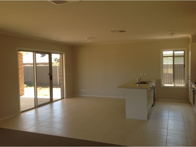 36 Phillip Hyland Drive, Yarrawonga VIC 3730