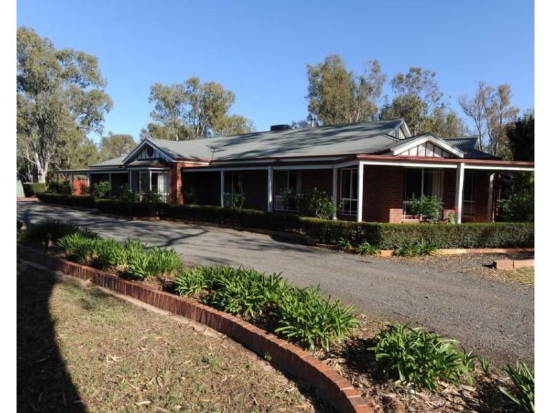2 Somerset Drive, Yarrawonga VIC 3730