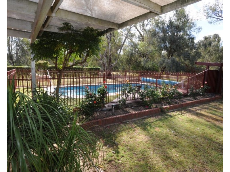 2 Somerset Drive, Yarrawonga VIC 3730