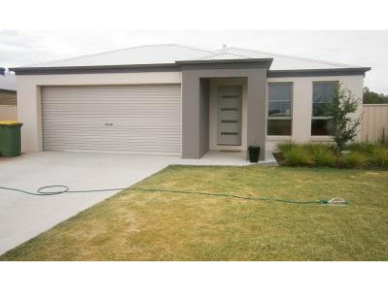 17 Heather Curcuit, Mulwala NSW 2647
