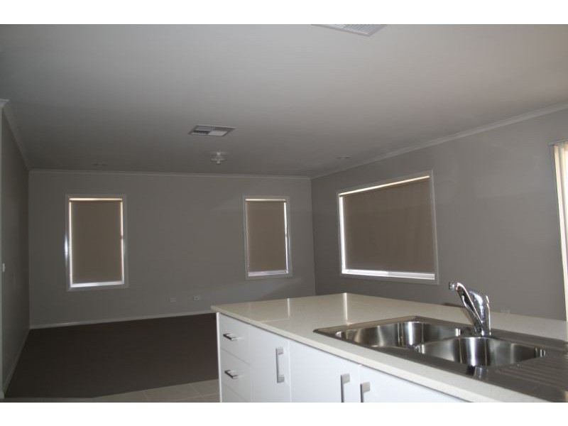 36 Phillip Hyland Drive, Yarrawonga VIC 3730