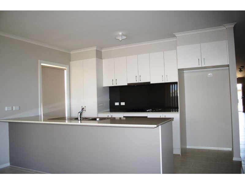 36 Phillip Hyland Drive, Yarrawonga VIC 3730