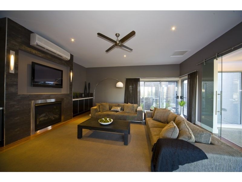 8 Robinson Way  Silverwoods, Yarrawonga VIC 3730