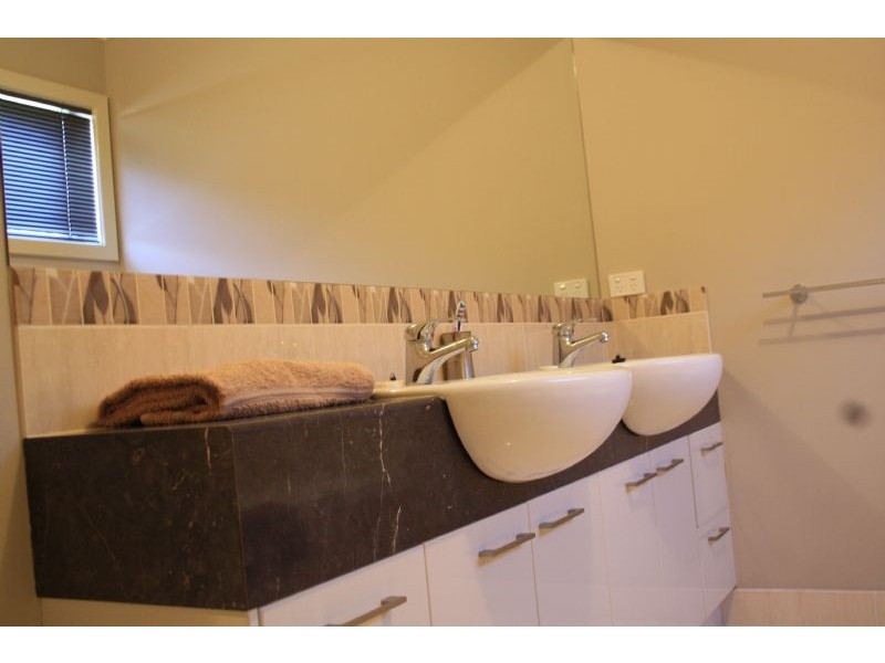 6/4 LUTON DRIVE, Yarrawonga VIC 3730