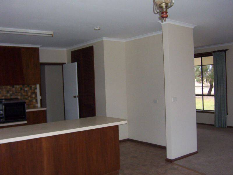 43 Meakins Avenue, Violet Town VIC 3669