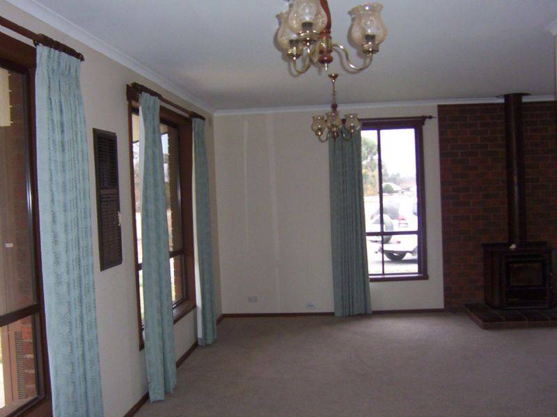 43 Meakins Avenue, Violet Town VIC 3669
