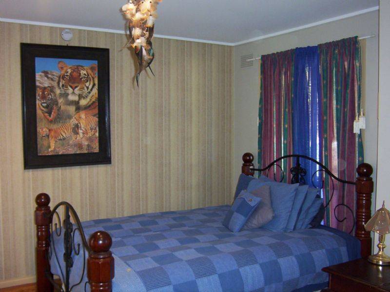 69 Hurt Street, Violet Town VIC 3669