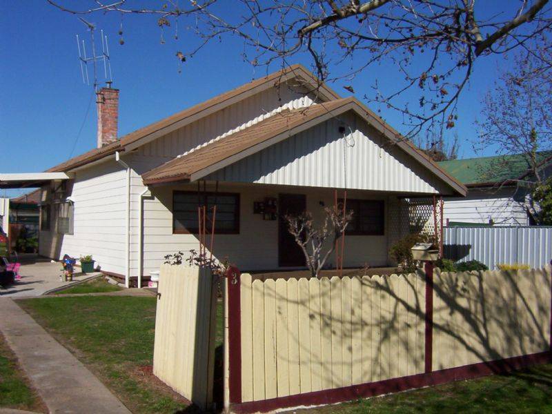 3 Tomkins Parade, Benalla VIC 3672