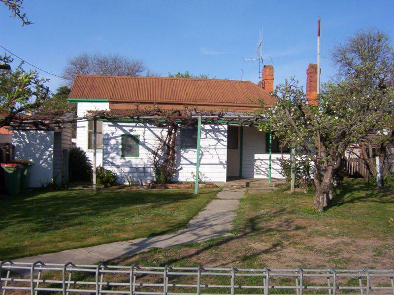 5 REILLY AVENUE, Benalla VIC 3672