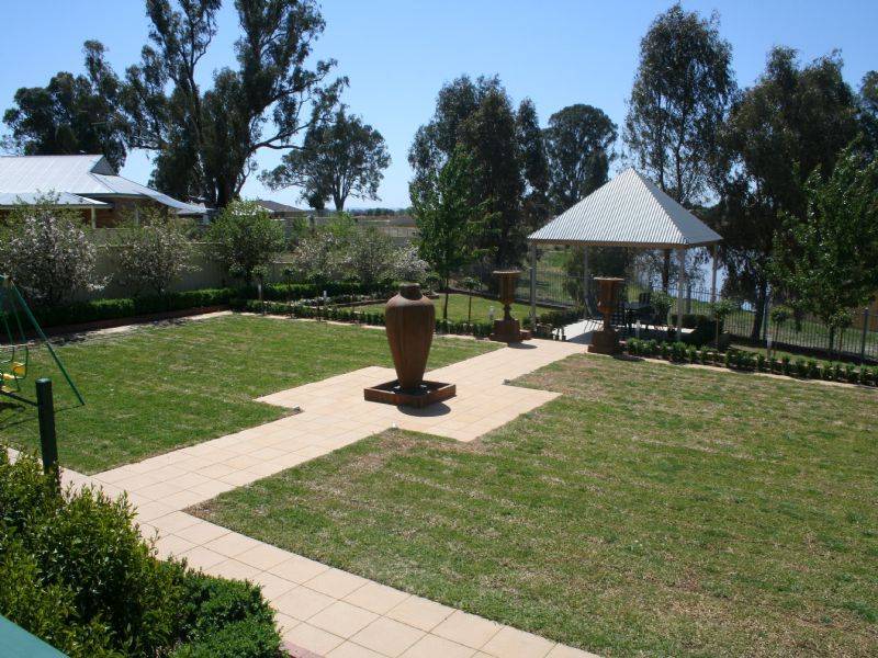 17 Shawbrook Avenue, Benalla VIC 3672