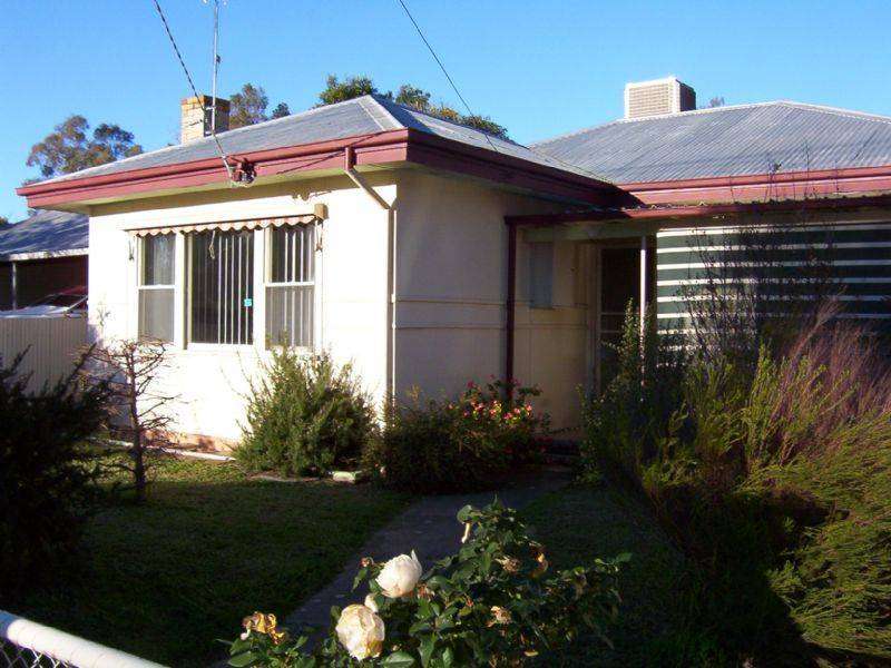 12 LILY STREET, Violet Town VIC 3669