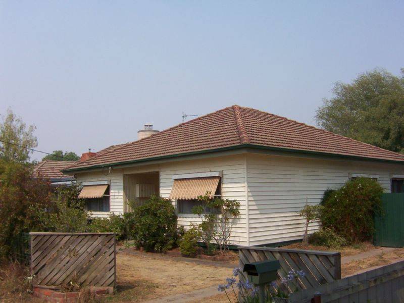 14 Moore Street, Benalla VIC 3672