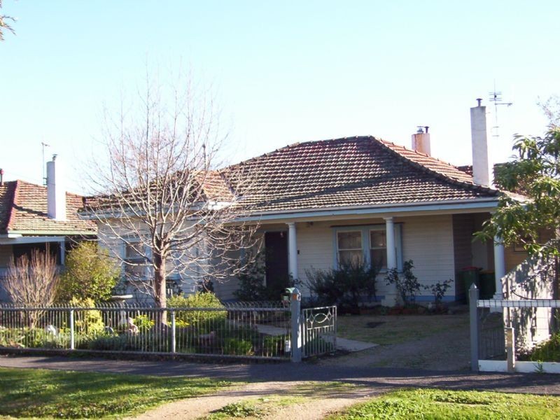 12 Deas Street, Benalla VIC 3672