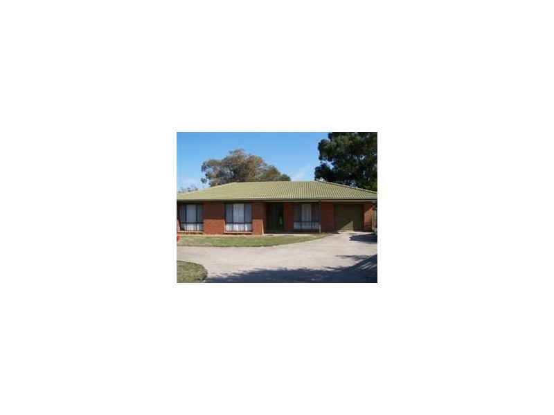 2/13 Kurrajong Crt, Benalla VIC 3672