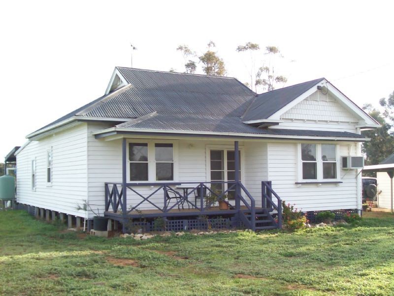 10 Neale Road, Goorambat VIC 3725