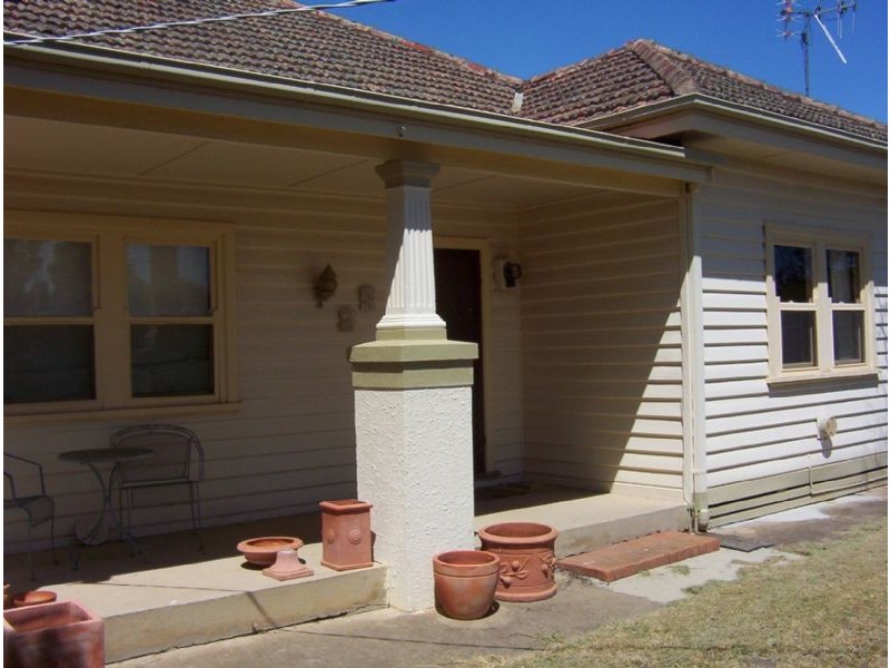17 Henry, Benalla VIC 3672