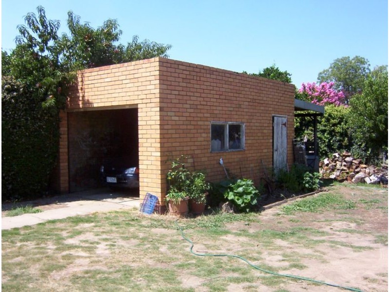 6 Melrose St, Benalla VIC 3672