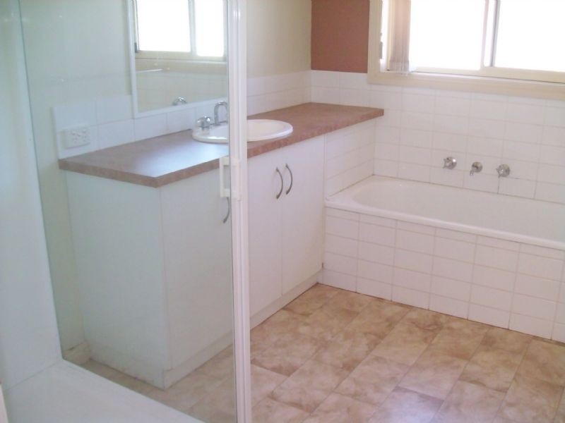 2/17 Witt Street, Benalla VIC 3672