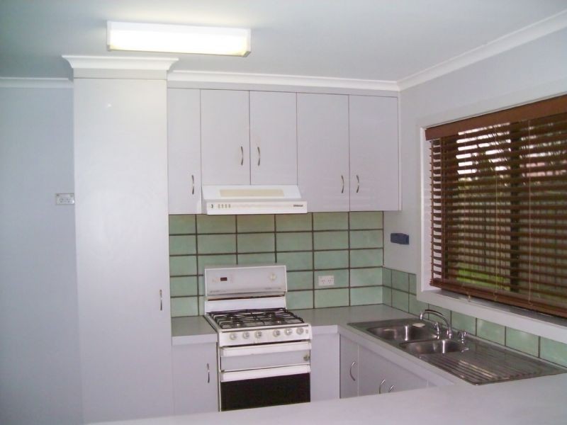 2/13 Kurrajong court, Benalla VIC 3672