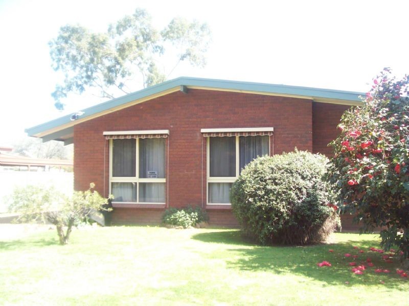 6  Neil Avenue, Benalla VIC 3672