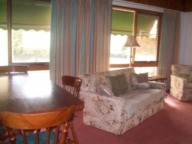 6  Neil Avenue, Benalla VIC 3672