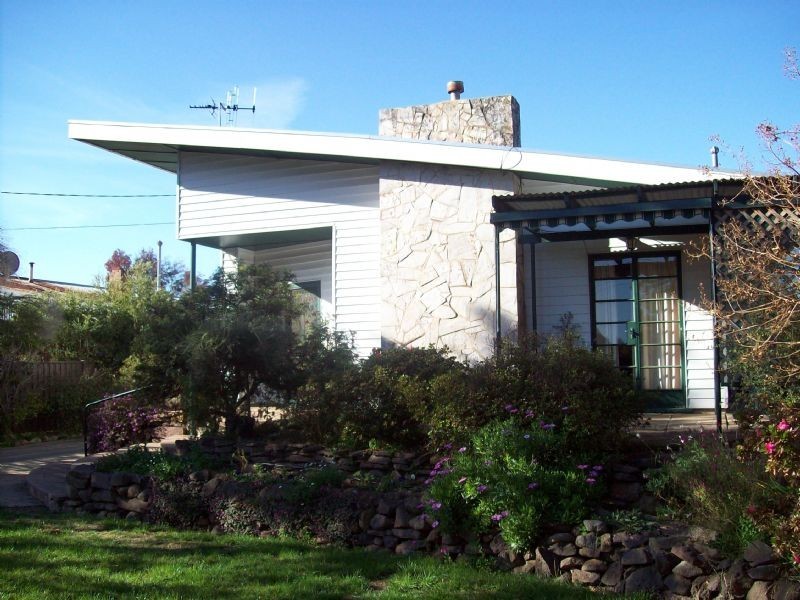 13 Clarke Street, Benalla VIC 3672