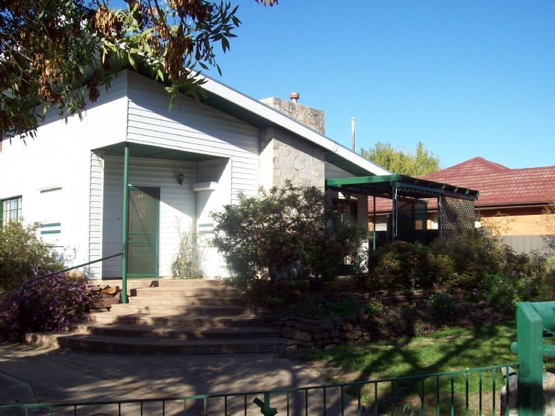 13 Clarke Street, Benalla VIC 3672