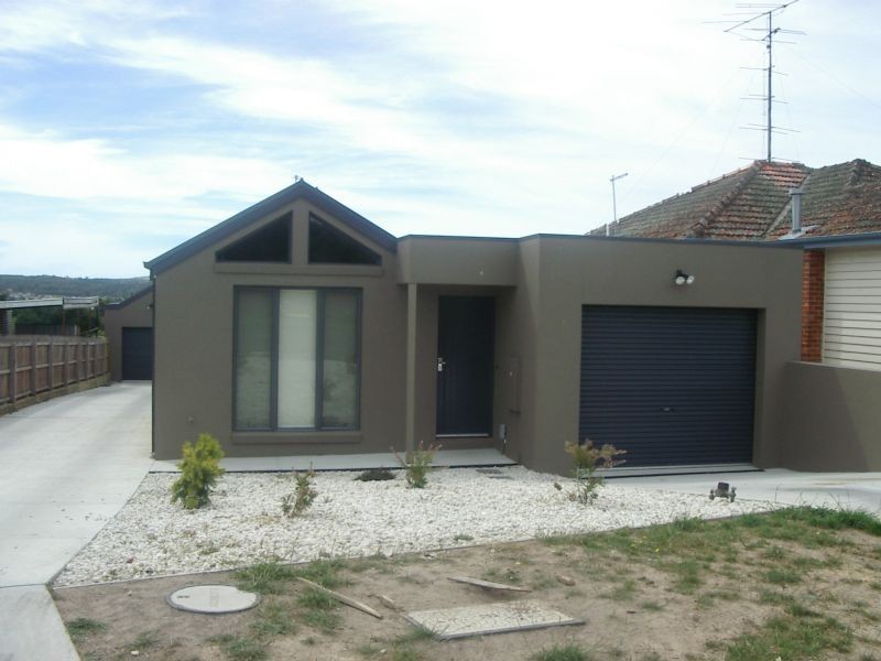 1/106 Sim Street, Black Hill VIC 3350