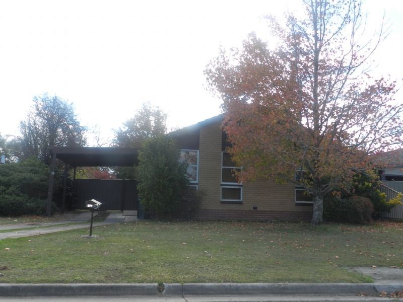 18 Marilyn Street, Wendouree VIC 3355