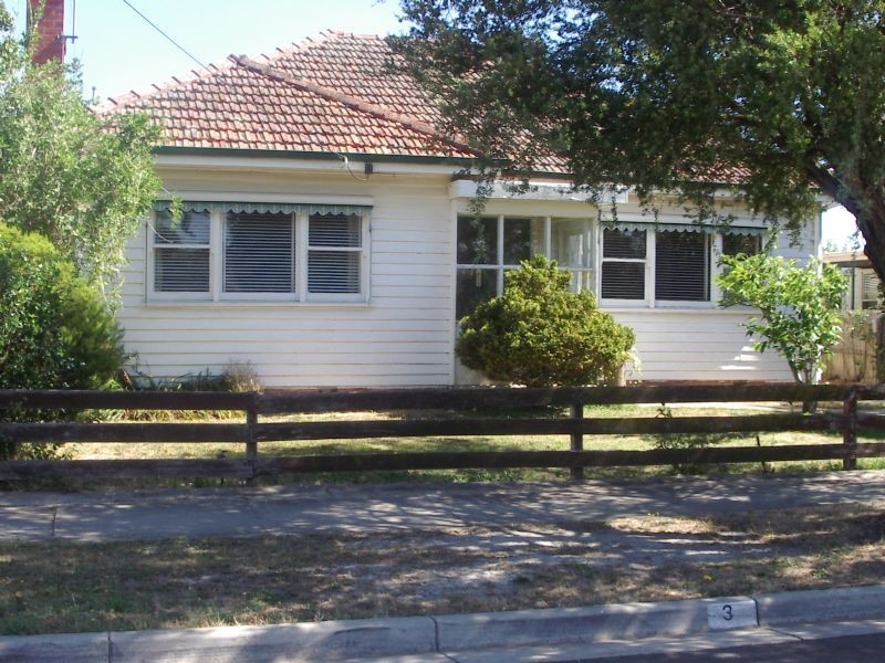 3 Linden Avenue, Wendouree VIC 3355