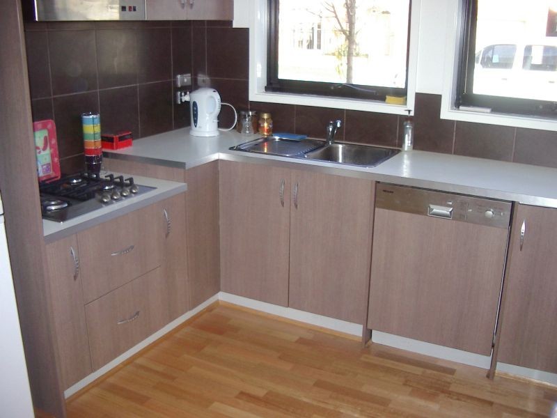 16 St Michaels Place, Lake Gardens VIC 3355