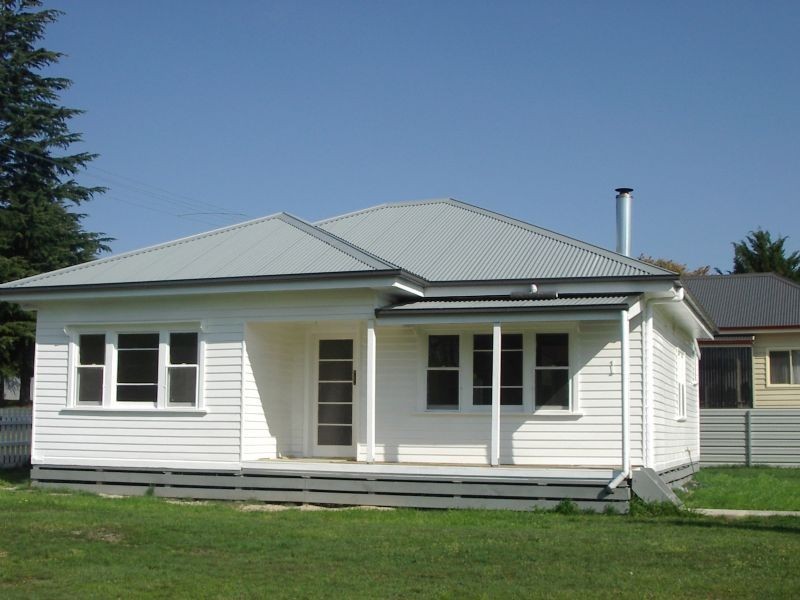 17 Cummins Street, Beaufort VIC 3373