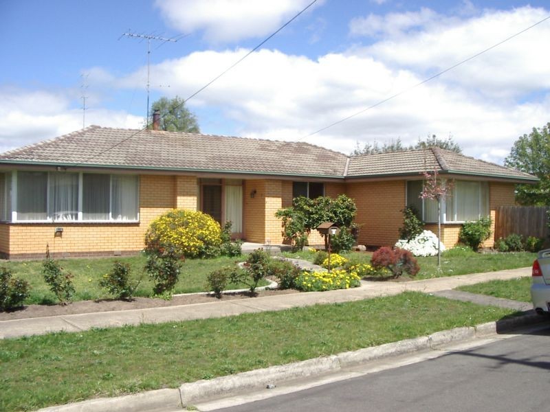 6 Mawarra Drive, Delacombe VIC 3356