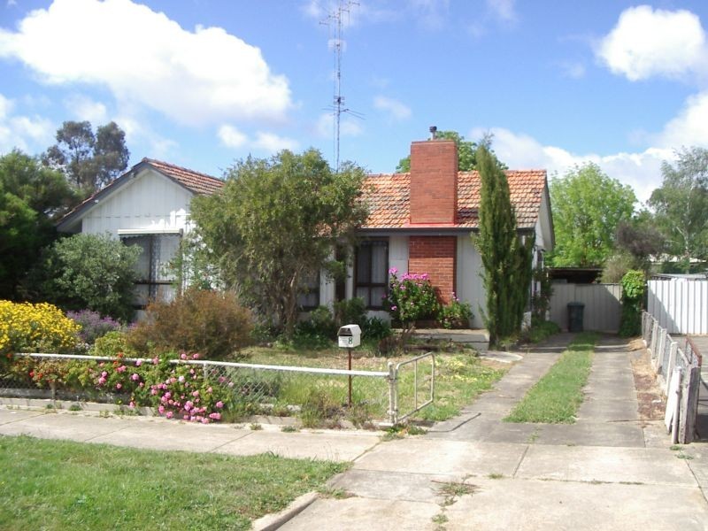 8 Boronia Grove, Wendouree VIC 3355