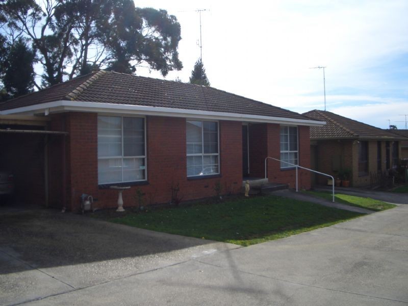 12/106 Burnbank St, Lake Wendouree VIC 3350
