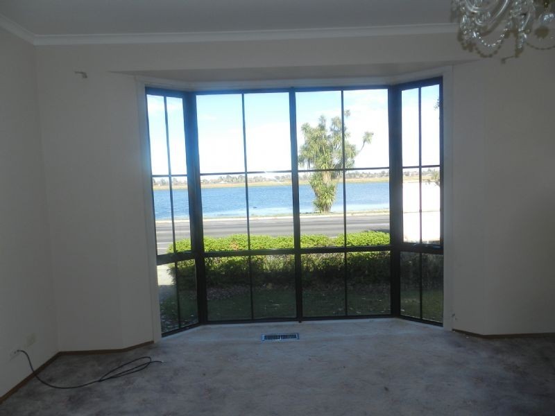 2/464 Wendouree Parade, Lake Wendouree VIC 3350